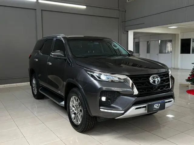 Carro Toyota SW4 2022 SRX 2.8 turbodiesel 5L 4x4 (Aut)