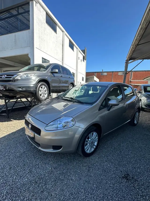 Carro Fiat Punto 2011 Attractive 1.4 (Flex)