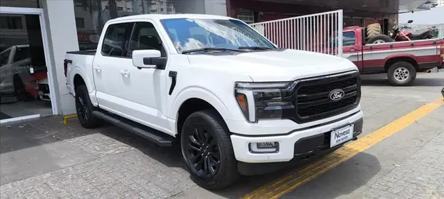 Carro Ford F-150 2024 Lariat 5.0 (Aut.)