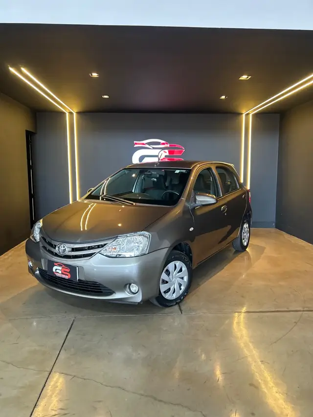 Carro Toyota Etios 2017 X 1.3 (Flex)