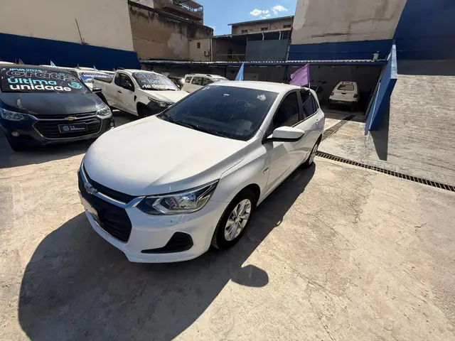 Carro Chevrolet Onix 2023 LT 1.0