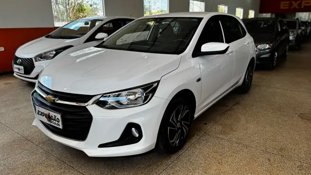 Carro Chevrolet Onix 2025 LT 1.0