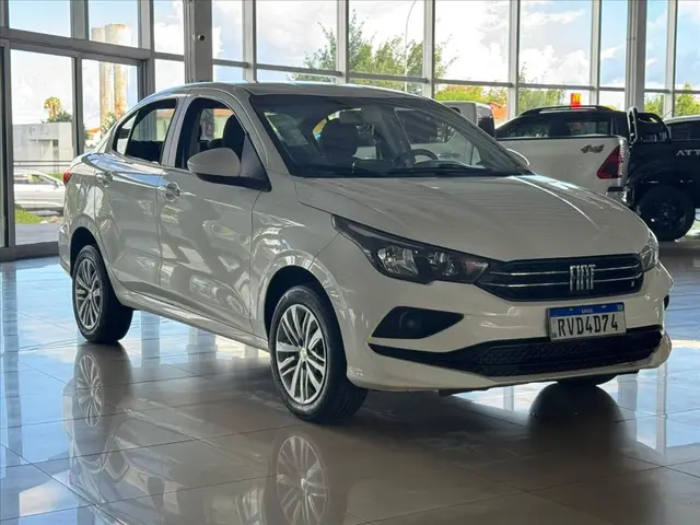 Carro Fiat Cronos 2023 Drive 1.3 (Flex) MT