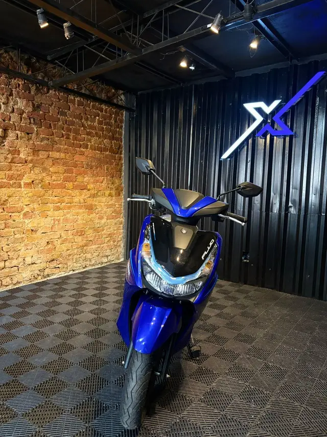 Moto Yamaha Fluo 2026 Hybrid Connected