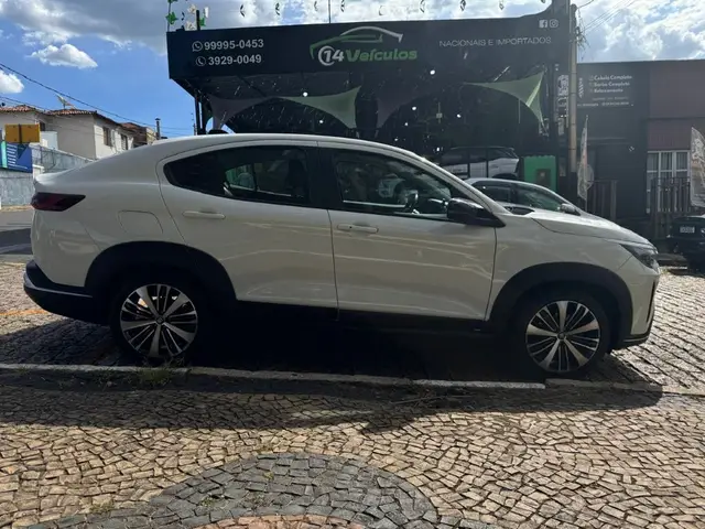 Carro Fiat Fastback 2024 Audace