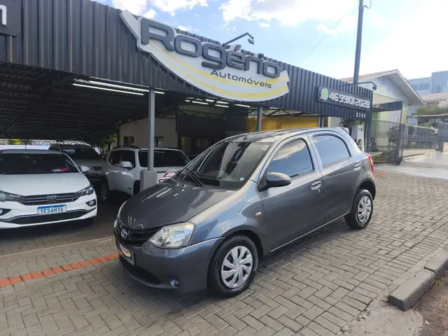 Carro Toyota Etios 2016 X 1.3 (Flex)