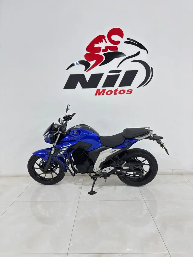 Moto Yamaha YS 250 Fazer 2023 ABS