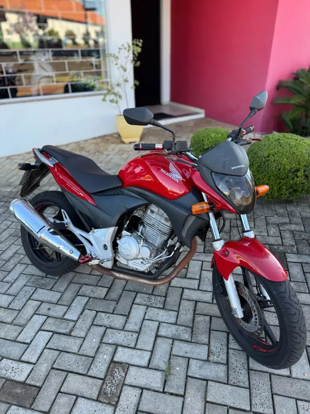 Moto Honda CB 300R 2011 Standard