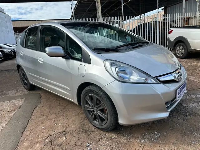 Carro Honda Fit 2013 LX 1.4 (flex)
