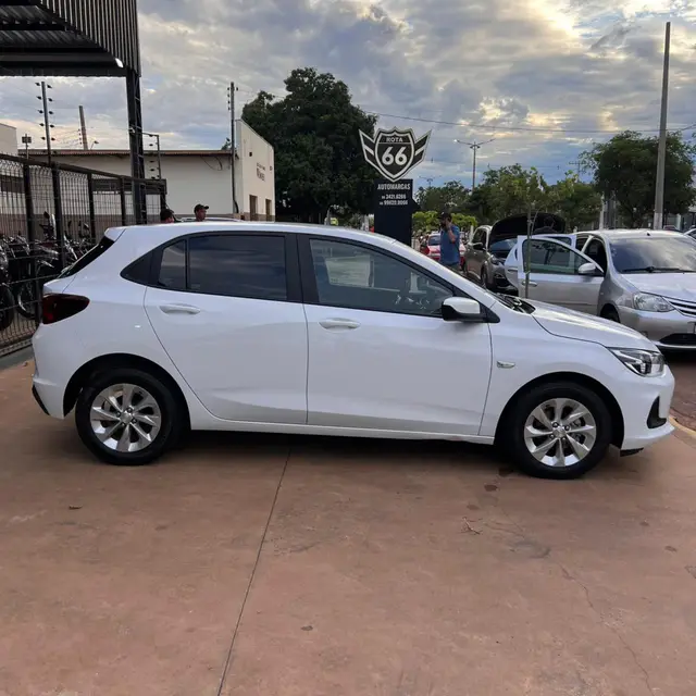 Carro Chevrolet Onix 2021 LTZ 1.0 Turbo (Flex)