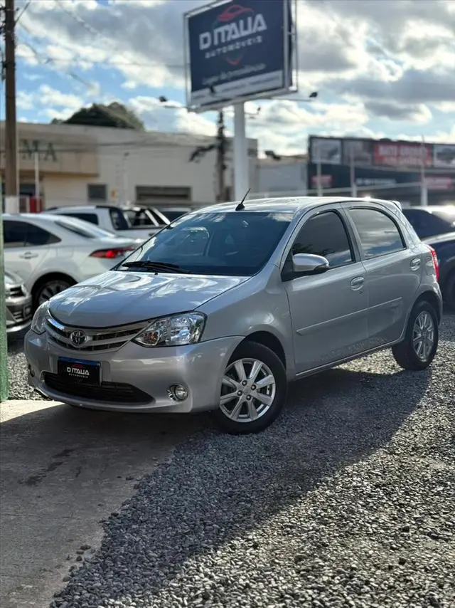 Carro Toyota Etios Sedan 2017 XLS 1.5 (Aut) (Flex)