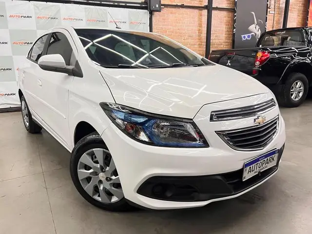 Carro Chevrolet Onix 2015 1.4 LT SPE/4
