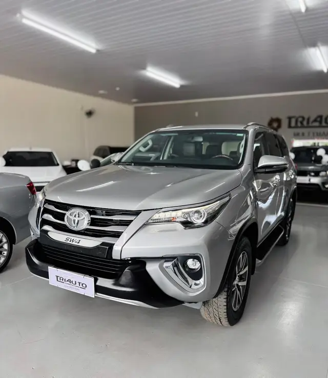 Carro Toyota SW4 2020 2.8 TDI SRX 7L 4x4 (Aut) (Diesel)