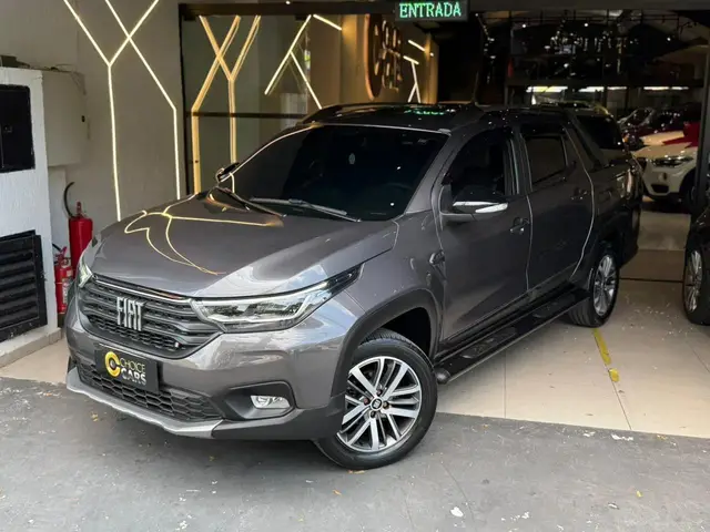 Carro Fiat Strada 2025 Volcano 1.3