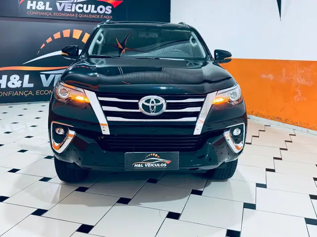 Carro Toyota SW4 2019 2.8 TDI SRX 7L 4x4 (Aut) (Diesel)