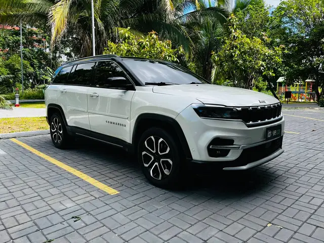 Carro Jeep Commander 2023 Longitude 1.3 T270