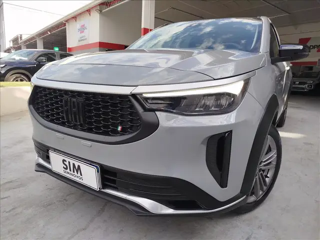 Carro Fiat Fastback 2025 Turbo 200