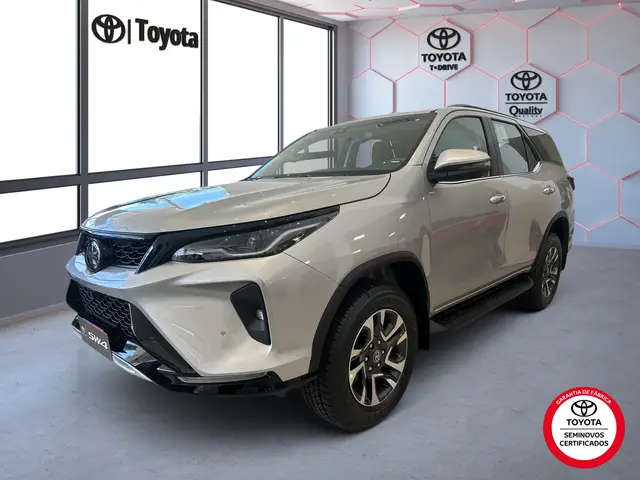 Carro Toyota SW4 2026 SRX Platinum 2.8 Turbodiesel 4x4 (Aut.) (7 Lugares)