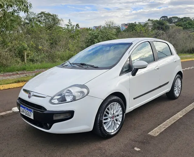 Carro Fiat Punto 2014 Essence 1.6 16V (Flex)