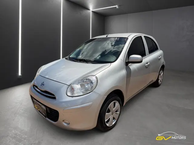 Carro Nissan March 2013 1.0 16V (Flex)