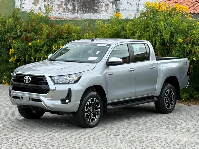 Carro Toyota Hilux Cabine Dupla 2025 SR 4x4 2.8 Diesel