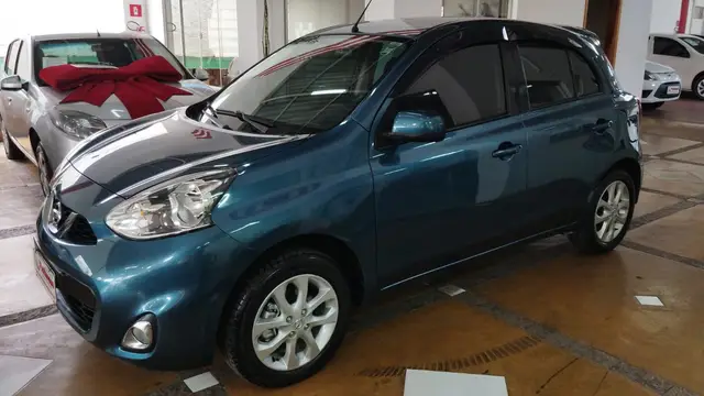 Carro Nissan March 2016 1.6 16V SV (Flex)
