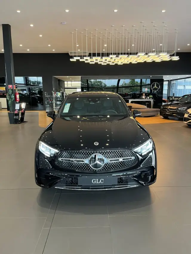 Carro Mercedes-Benz GLC 300  2026 AMG Line Coupe 4M 2.0 TB Aut.