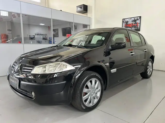 Carro Renault Megane Sedan 2010 Mégane Sedan Dynamique 2.0 16V (aut)