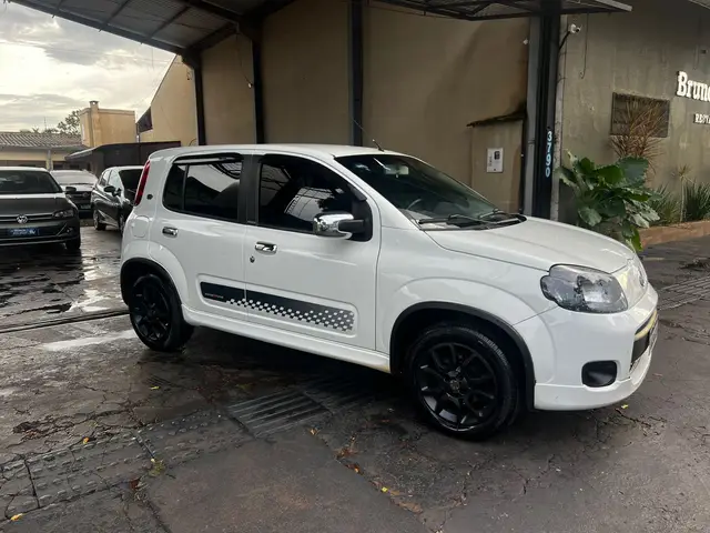 Carro Fiat Uno 2012 Sporting 1.4 8V (Flex) 2p