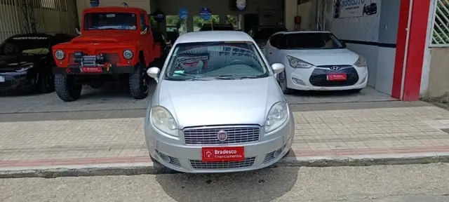 Carro Fiat Linea 2011 HLX 1.8 16V (Flex)