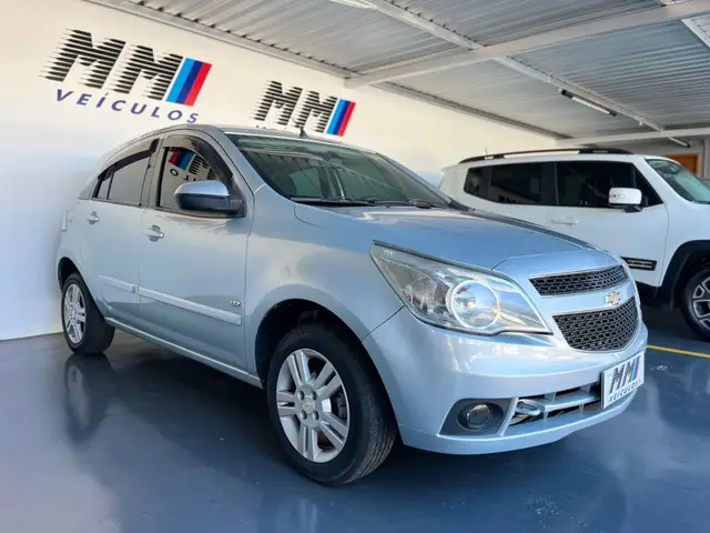 Carro Chevrolet Agile 2011 LTZ 1.4 8V (Flex)