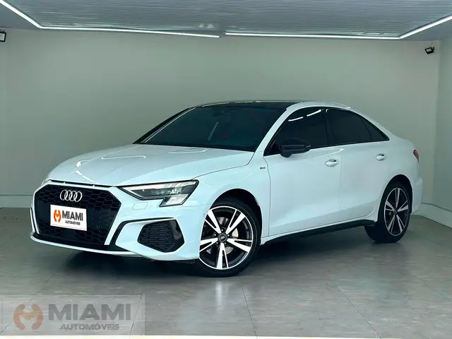 Carro Audi A3 2022 S-Line 2.0 TFSI S-Tron.(Híb.)