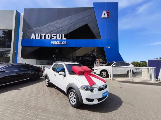 Carro Fiat Strada 2016 Trekking 1.6 16V (Flex) (Cabine Dupla)