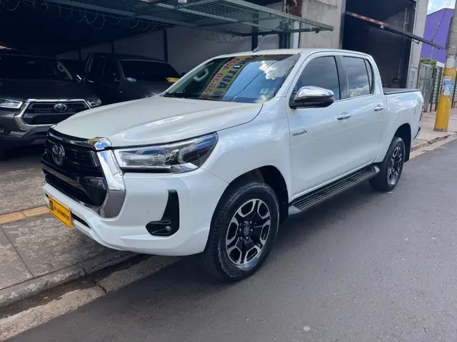Carro Toyota Hilux Cabine Dupla 2021 SRX 2.8 TDI CD 4x4 (Aut)