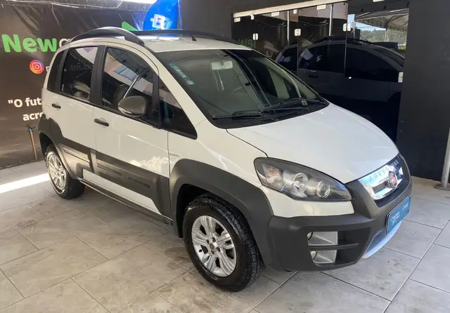 Carro Fiat Idea 2015 Adventure 1.8 16V Dualogic (Flex)