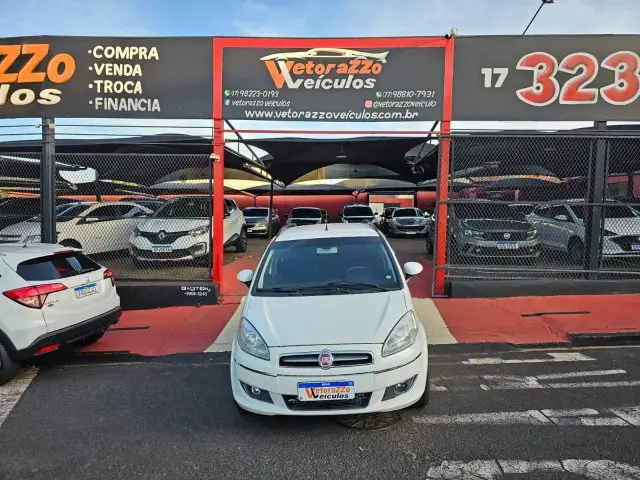 Carro Fiat Idea 2014 Essence 1.6 16V E.TorQ (Flex)