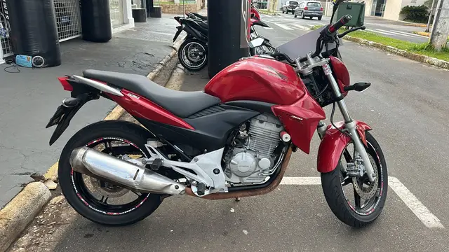 Moto Honda CB 300R 2013 Standard
