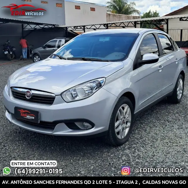 Carro Fiat Grand Siena 2015 ESSENCE ITALIA 1.6 Flex 16V