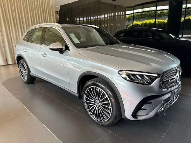 Carro Mercedes-Benz GLC 300  2025 2.0 MHEV 4MATIC AMG LINE