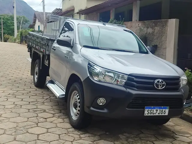 Carro Toyota Hilux Cabine Simples 2025 Chassi 4x4 2.8 Diesel MT