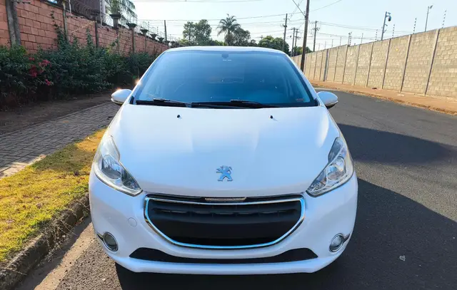 Carro Peugeot 208 2014 Active 1.5 8V (Flex)