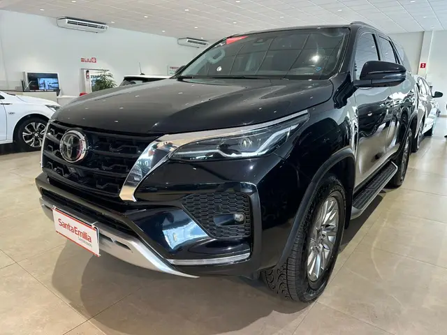 Carro Toyota SW4 2024 SRX 2.8 Turbodiesel 4x4 (Aut.) (7 Lugares)