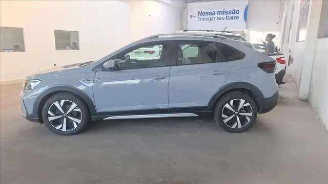 Carro Volkswagen Nivus 2024 Highline 200 TSI