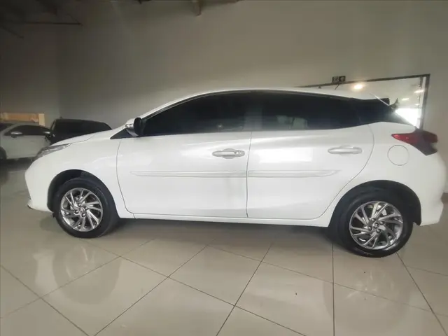Carro Toyota Yaris Sedan 2023 XL 1.5 Flex 16V 4p Aut.
