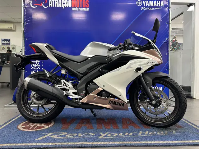 Moto Yamaha YZF R15 2025 ABS