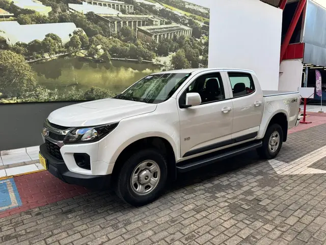 Carro Chevrolet S10 Cabine Dupla 2023 LS 2.8 Turbodiesel