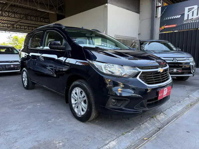 Carro Chevrolet Spin 2023 LT 1.8 (Aut.)