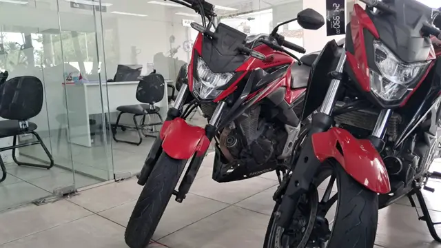 Moto Honda CB 300F Twister 2023 (CBS)