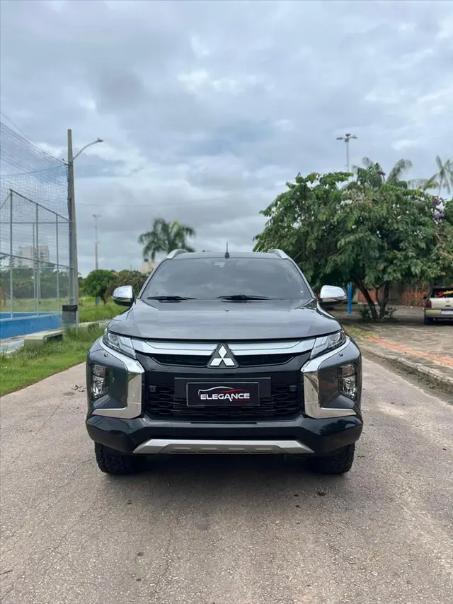 Carro Mitsubishi Triton 2025 HPE