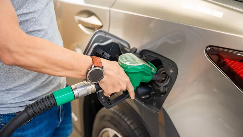 10 cuidados ao abastecer para garantir sua segurança e fugir de fraudes